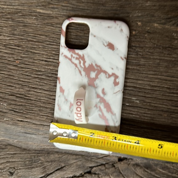 Loopy for iPhone 11 or 12 pro White Marble - Picture 3 of 3